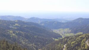 Dieses Bild zeigt eine Webcam-Aufnahme vom Achertal, aufgenommen am Freitag, den 24.04.2026 um 17:10 Uhr. Die Temperatur betrug 15.5°C.