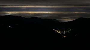 Dieses Bild zeigt eine Webcam-Aufnahme vom Achertal, aufgenommen am Freitag, den 23.01.2026 um 02:00 Uhr. Die Temperatur betrug 2.9°C.