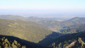 Dieses Bild zeigt eine Webcam-Aufnahme vom Achertal, aufgenommen am Donnerstag, den 23.04.2026 um 07:40 Uhr. Die Temperatur betrug 7.1°C.