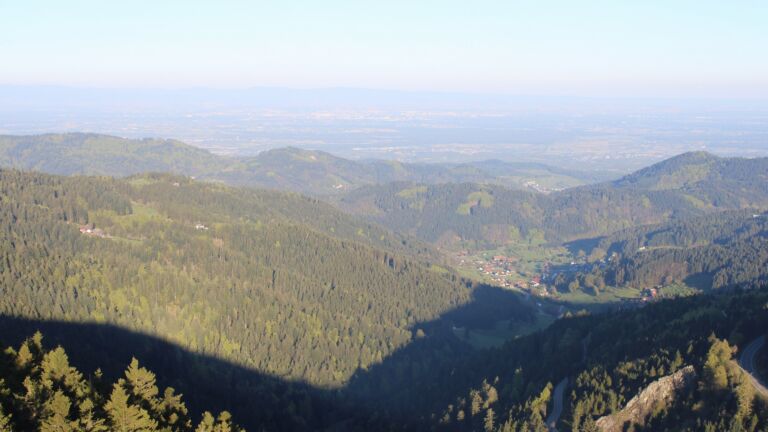 Dieses Bild zeigt eine Webcam-Aufnahme vom Achertal, aufgenommen am Donnerstag, den 23.04.2026 um 07:40 Uhr. Die Temperatur betrug 7.1°C.