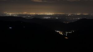 Dieses Bild zeigt eine Webcam-Aufnahme vom Achertal, aufgenommen am Samstag, den 21.03.2026 um 03:00 Uhr. Die Temperatur betrug 4.3°C.