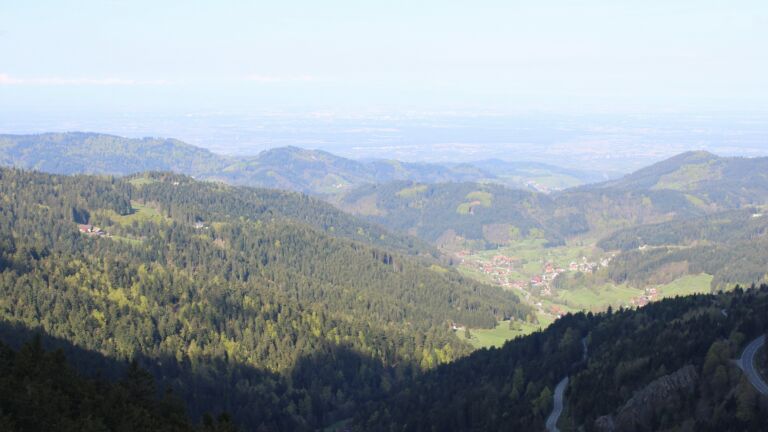 Dieses Bild zeigt eine Webcam-Aufnahme vom Achertal, aufgenommen am Montag, den 20.04.2026 um 10:00 Uhr. Die Temperatur betrug 6.6°C.