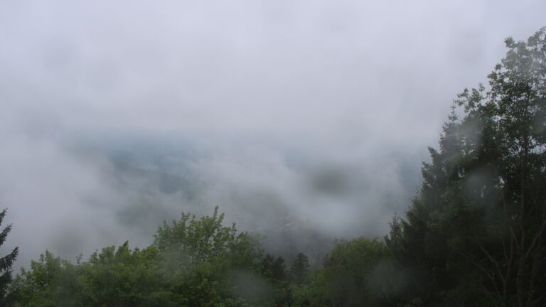 Dieses Bild zeigt eine Webcam-Aufnahme vom Achertal, aufgenommen am Samstag, den 16.05.2026 um 09:30 Uhr. Die Temperatur betrug 2.7°C.