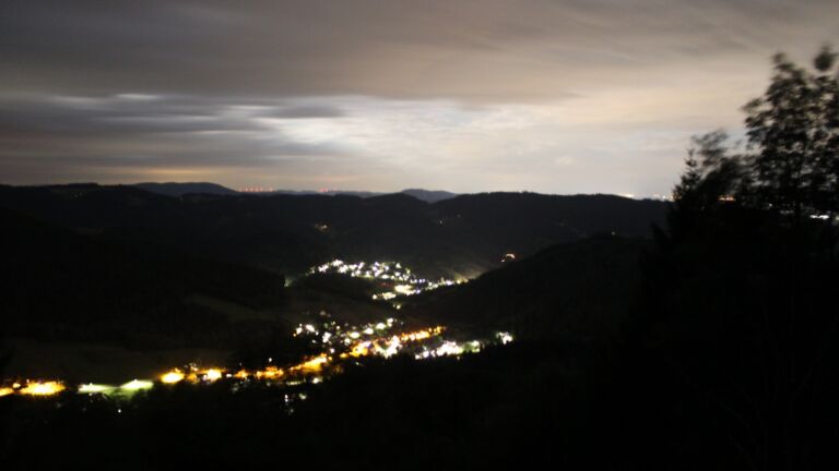 Dieses Bild zeigt eine Webcam-Aufnahme vom Achertal, aufgenommen am Montag, den 27.07.2026 um 00:00 Uhr. Die Temperatur betrug 19°C.