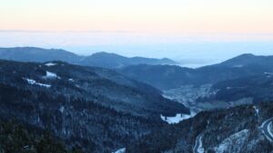 Dieses Bild zeigt eine Webcam-Aufnahme vom Achertal, aufgenommen am Samstag, den 22.11.2025 um 08:00 Uhr. Die Temperatur betrug -4.8°C.