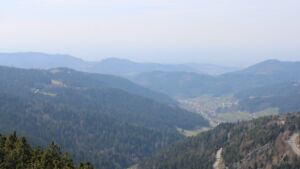 Dieses Bild zeigt eine Webcam-Aufnahme vom Achertal, aufgenommen am Dienstag, den 24.03.2026 um 13:10 Uhr. Die Temperatur betrug 9.2°C.