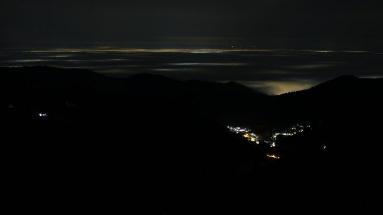 Dieses Bild zeigt eine Webcam-Aufnahme vom Achertal, aufgenommen am Mittwoch, den 21.01.2026 um 04:10 Uhr. Die Temperatur betrug 6.2°C.