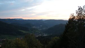 Dieses Bild zeigt eine Webcam-Aufnahme vom Achertal, aufgenommen am Freitag, den 16.10.2026 um 19:00 Uhr. Die Temperatur betrug 17.3°C.