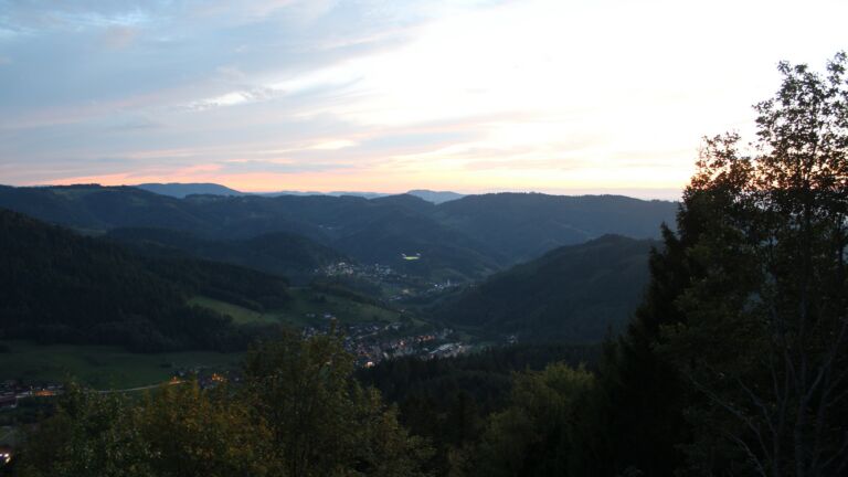 Dieses Bild zeigt eine Webcam-Aufnahme vom Achertal, aufgenommen am Freitag, den 16.10.2026 um 19:00 Uhr. Die Temperatur betrug 17.3°C.