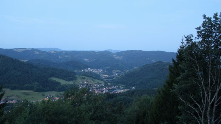 Dieses Bild zeigt eine Webcam-Aufnahme vom Achertal, aufgenommen am Donnerstag, den 23.07.2026 um 05:20 Uhr. Die Temperatur betrug 12°C.