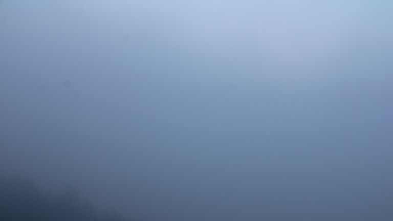 Dieses Bild zeigt eine Webcam-Aufnahme vom Achertal, aufgenommen am Montag, den 10.11.2025 um 08:10 Uhr. Die Temperatur betrug 2.5°C.