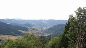 Dieses Bild zeigt eine Webcam-Aufnahme vom Achertal, aufgenommen am Samstag, den 15.08.2026 um 15:10 Uhr. Die Temperatur betrug 26.2°C.