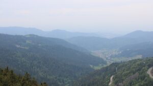 Dieses Bild zeigt eine Webcam-Aufnahme vom Achertal, aufgenommen am Sonntag, den 10.05.2026 um 14:40 Uhr. Die Temperatur betrug 17.7°C.