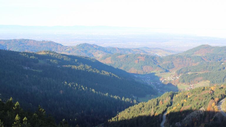 Dieses Bild zeigt eine Webcam-Aufnahme vom Achertal, aufgenommen am Mittwoch, den 05.11.2025 um 09:00 Uhr. Die Temperatur betrug 13.2°C.