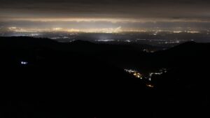 Dieses Bild zeigt eine Webcam-Aufnahme vom Achertal, aufgenommen am Donnerstag, den 27.11.2025 um 02:30 Uhr. Die Temperatur betrug -2.1°C.