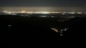 Dieses Bild zeigt eine Webcam-Aufnahme vom Achertal, aufgenommen am Freitag, den 13.03.2026 um 01:30 Uhr. Die Temperatur betrug 2.6°C.