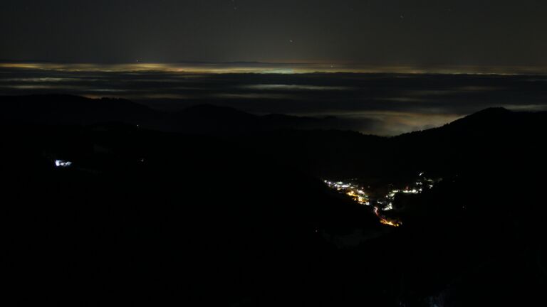 Dieses Bild zeigt eine Webcam-Aufnahme vom Achertal, aufgenommen am Samstag, den 22.11.2025 um 05:40 Uhr. Die Temperatur betrug -5.4°C.