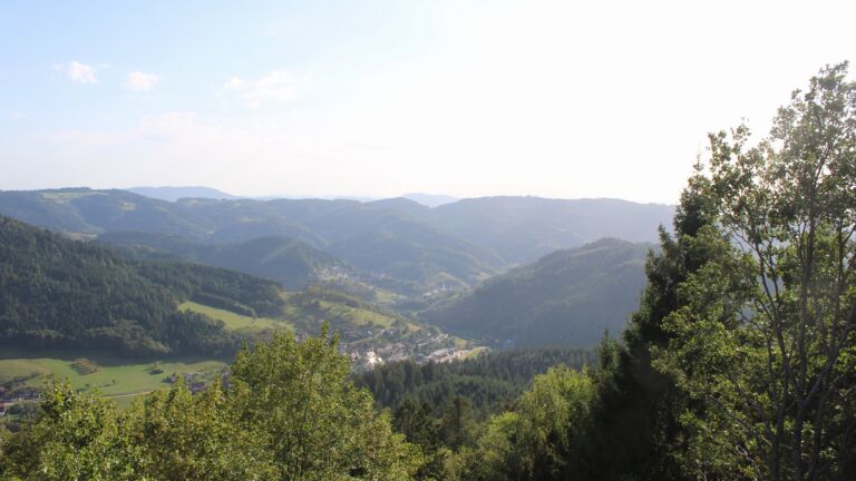 Dieses Bild zeigt eine Webcam-Aufnahme vom Achertal, aufgenommen am Dienstag, den 08.09.2026 um 17:40 Uhr. Die Temperatur betrug 30°C.