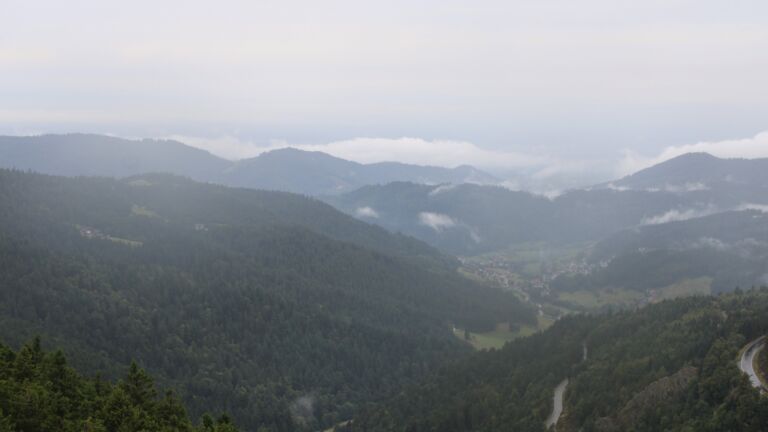 Dieses Bild zeigt eine Webcam-Aufnahme vom Achertal, aufgenommen am Montag, den 08.09.2025 um 13:50 Uhr. Die Temperatur betrug 15.8°C.