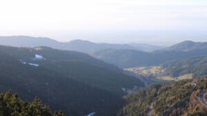 Dieses Bild zeigt eine Webcam-Aufnahme vom Achertal, aufgenommen am Freitag, den 16.01.2026 um 15:40 Uhr. Die Temperatur betrug 9.4°C.