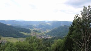 Dieses Bild zeigt eine Webcam-Aufnahme vom Achertal, aufgenommen am Montag, den 27.07.2026 um 15:50 Uhr. Die Temperatur betrug 22.4°C.