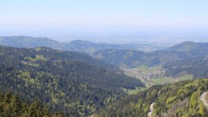 Dieses Bild zeigt eine Webcam-Aufnahme vom Achertal, aufgenommen am Sonntag, den 26.04.2026 um 13:20 Uhr. Die Temperatur betrug 14.5°C.