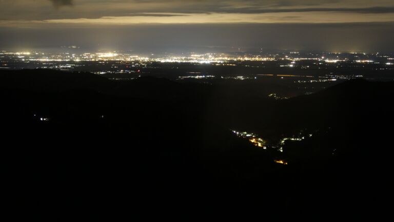 Dieses Bild zeigt eine Webcam-Aufnahme vom Achertal, aufgenommen am Montag, den 01.09.2025 um 04:50 Uhr. Die Temperatur betrug 11°C.