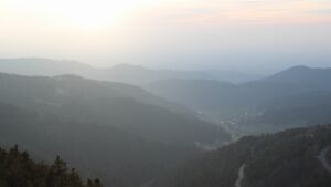 Dieses Bild zeigt eine Webcam-Aufnahme vom Achertal, aufgenommen am Dienstag, den 24.03.2026 um 18:10 Uhr. Die Temperatur betrug 8.5°C.