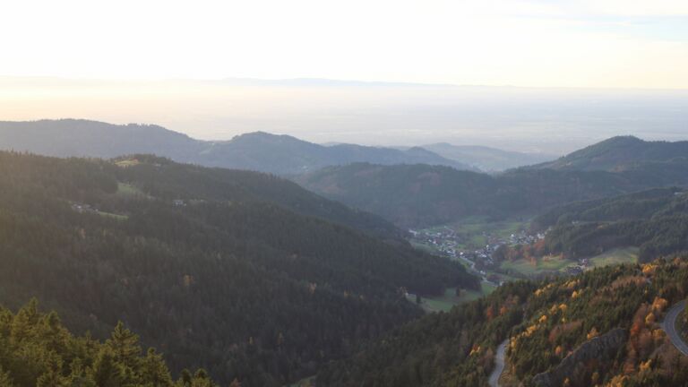 Dieses Bild zeigt eine Webcam-Aufnahme vom Achertal, aufgenommen am Dienstag, den 04.11.2025 um 16:40 Uhr. Die Temperatur betrug 10.9°C.