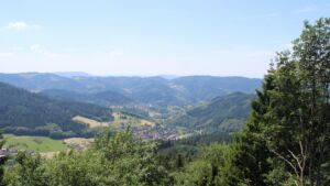 Dieses Bild zeigt eine Webcam-Aufnahme vom Achertal, aufgenommen am Freitag, den 19.06.2026 um 13:40 Uhr. Die Temperatur betrug 30.9°C.