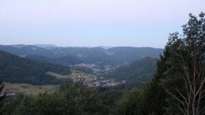 Dieses Bild zeigt eine Webcam-Aufnahme vom Achertal, aufgenommen am Dienstag, den 28.07.2026 um 05:40 Uhr. Die Temperatur betrug 16°C.