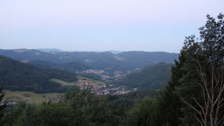Dieses Bild zeigt eine Webcam-Aufnahme vom Achertal, aufgenommen am Dienstag, den 28.07.2026 um 05:40 Uhr. Die Temperatur betrug 16°C.