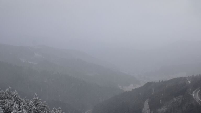 Dieses Bild zeigt eine Webcam-Aufnahme vom Achertal, aufgenommen am Mittwoch, den 24.12.2025 um 14:10 Uhr. Die Temperatur betrug -5.8°C.