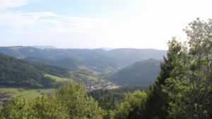 Dieses Bild zeigt eine Webcam-Aufnahme vom Achertal, aufgenommen am Montag, den 07.09.2026 um 18:00 Uhr. Die Temperatur betrug 30.9°C.