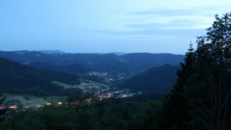 Dieses Bild zeigt eine Webcam-Aufnahme vom Achertal, aufgenommen am Samstag, den 30.05.2026 um 22:00 Uhr. Die Temperatur betrug 23°C.