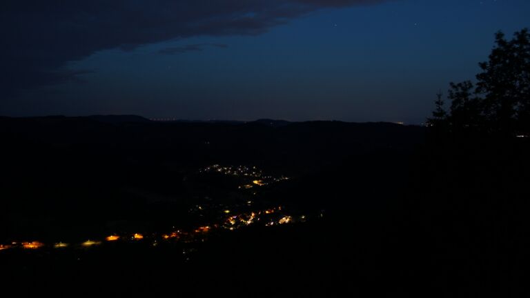 Dieses Bild zeigt eine Webcam-Aufnahme vom Achertal, aufgenommen am Samstag, den 20.06.2026 um 04:10 Uhr. Die Temperatur betrug 20.2°C.