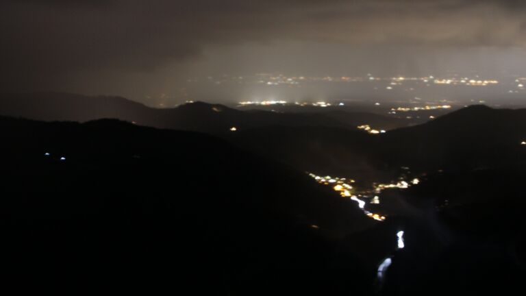 Dieses Bild zeigt eine Webcam-Aufnahme vom Achertal, aufgenommen am Samstag, den 04.10.2025 um 20:00 Uhr. Die Temperatur betrug 3.9°C.