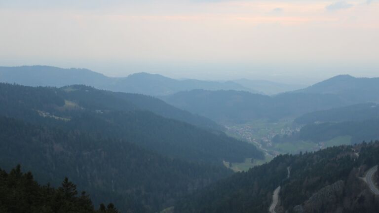 Dieses Bild zeigt eine Webcam-Aufnahme vom Achertal, aufgenommen am Samstag, den 21.03.2026 um 17:40 Uhr. Die Temperatur betrug 2.9°C.