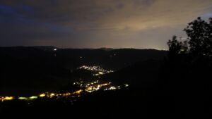 Dieses Bild zeigt eine Webcam-Aufnahme vom Achertal, aufgenommen am Dienstag, den 08.09.2026 um 21:00 Uhr. Die Temperatur betrug 24.6°C.