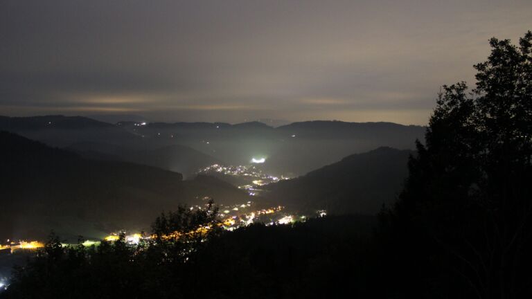 Dieses Bild zeigt eine Webcam-Aufnahme vom Achertal, aufgenommen am Dienstag, den 20.10.2026 um 19:40 Uhr. Die Temperatur betrug 10.6°C.