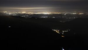 Dieses Bild zeigt eine Webcam-Aufnahme vom Achertal, aufgenommen am Samstag, den 11.04.2026 um 00:30 Uhr. Die Temperatur betrug 3.6°C.