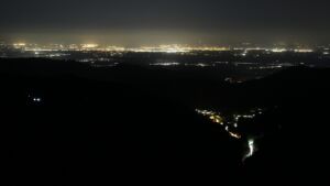 Dieses Bild zeigt eine Webcam-Aufnahme vom Achertal, aufgenommen am Donnerstag, den 23.04.2026 um 04:00 Uhr. Die Temperatur betrug 4.2°C.