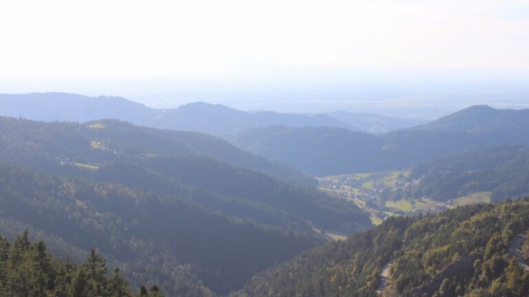 Dieses Bild zeigt eine Webcam-Aufnahme vom Achertal, aufgenommen am Samstag, den 20.09.2025 um 17:30 Uhr. Die Temperatur betrug 22.9°C.