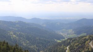 Dieses Bild zeigt eine Webcam-Aufnahme vom Achertal, aufgenommen am Sonntag, den 19.04.2026 um 16:50 Uhr. Die Temperatur betrug 9°C.