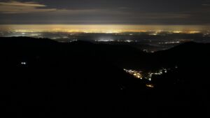 Dieses Bild zeigt eine Webcam-Aufnahme vom Achertal, aufgenommen am Montag, den 09.02.2026 um 23:00 Uhr. Die Temperatur betrug 3.4°C.