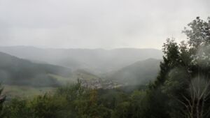 Dieses Bild zeigt eine Webcam-Aufnahme vom Achertal, aufgenommen am Montag, den 31.08.2026 um 18:20 Uhr. Die Temperatur betrug 13.9°C.
