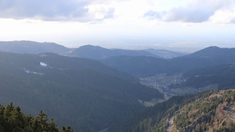 Dieses Bild zeigt eine Webcam-Aufnahme vom Achertal, aufgenommen am Samstag, den 07.02.2026 um 15:40 Uhr. Die Temperatur betrug 8.4°C.