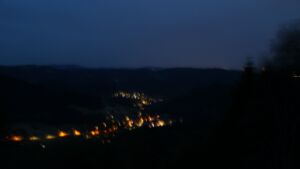 Dieses Bild zeigt eine Webcam-Aufnahme vom Achertal, aufgenommen am Samstag, den 30.05.2026 um 04:30 Uhr. Die Temperatur betrug 17.6°C.