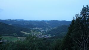 Dieses Bild zeigt eine Webcam-Aufnahme vom Achertal, aufgenommen am Samstag, den 20.06.2026 um 05:00 Uhr. Die Temperatur betrug 21.6°C.