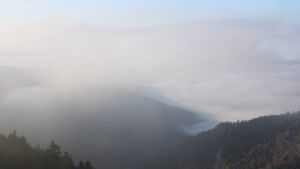 Dieses Bild zeigt eine Webcam-Aufnahme vom Achertal, aufgenommen am Samstag, den 13.12.2025 um 14:30 Uhr. Die Temperatur betrug 8.5°C.